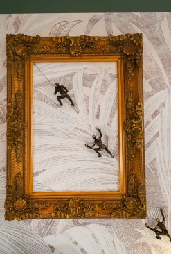 KARE Wandschmuck Climber 14x23cm Sale